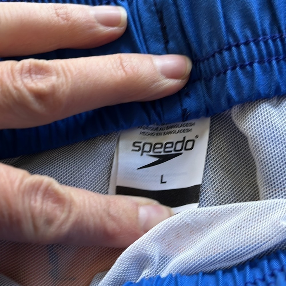 Speedo Boys Swimsuit - size L‍‍‍‍‍‍‍ - Picture 2 of 2